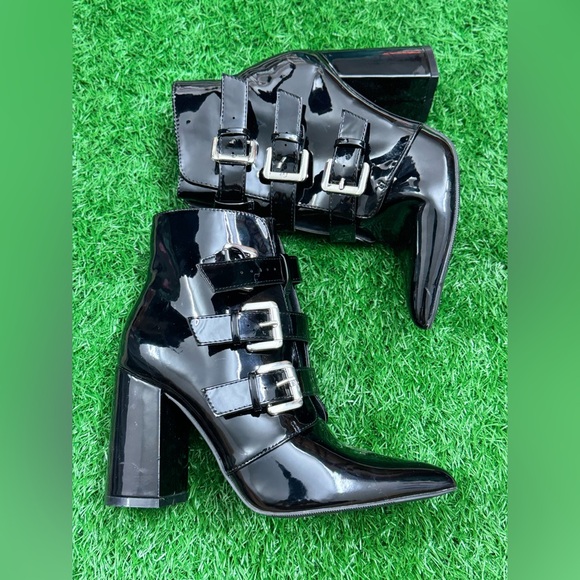 Forever 21 Shoes - Forever 21 Women’s heeled Boots size 5.5